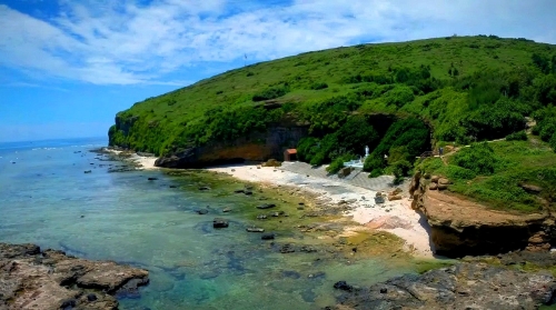 Chùa Hang Lý Sơn