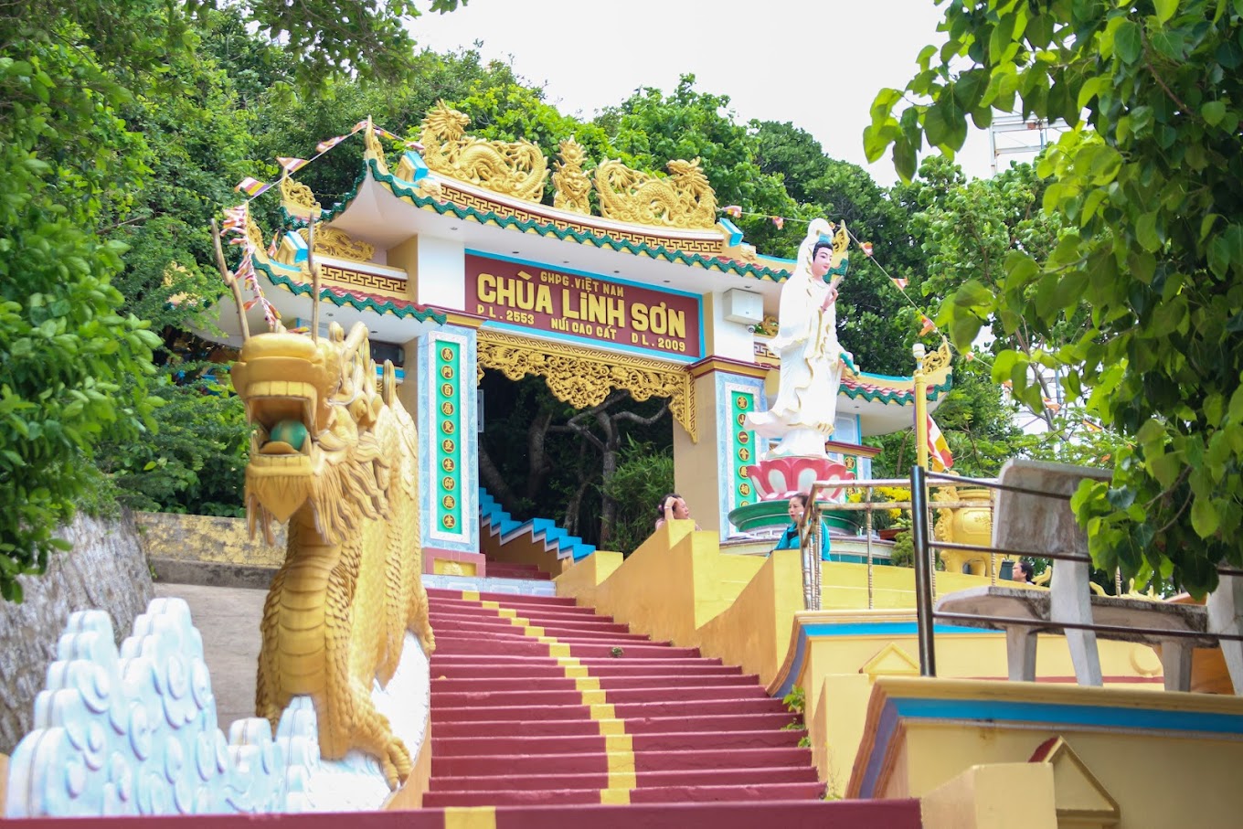 Chùa Linh Sơn Phú Quý