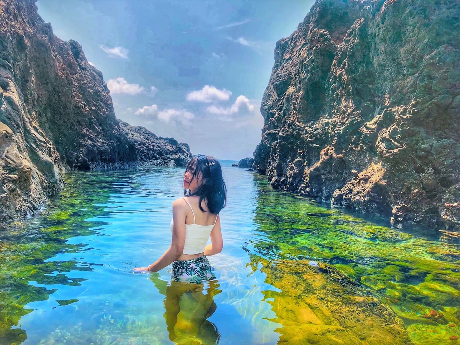 Chụp ảnh check-in tại hồ Vô Cực Phú Quý
