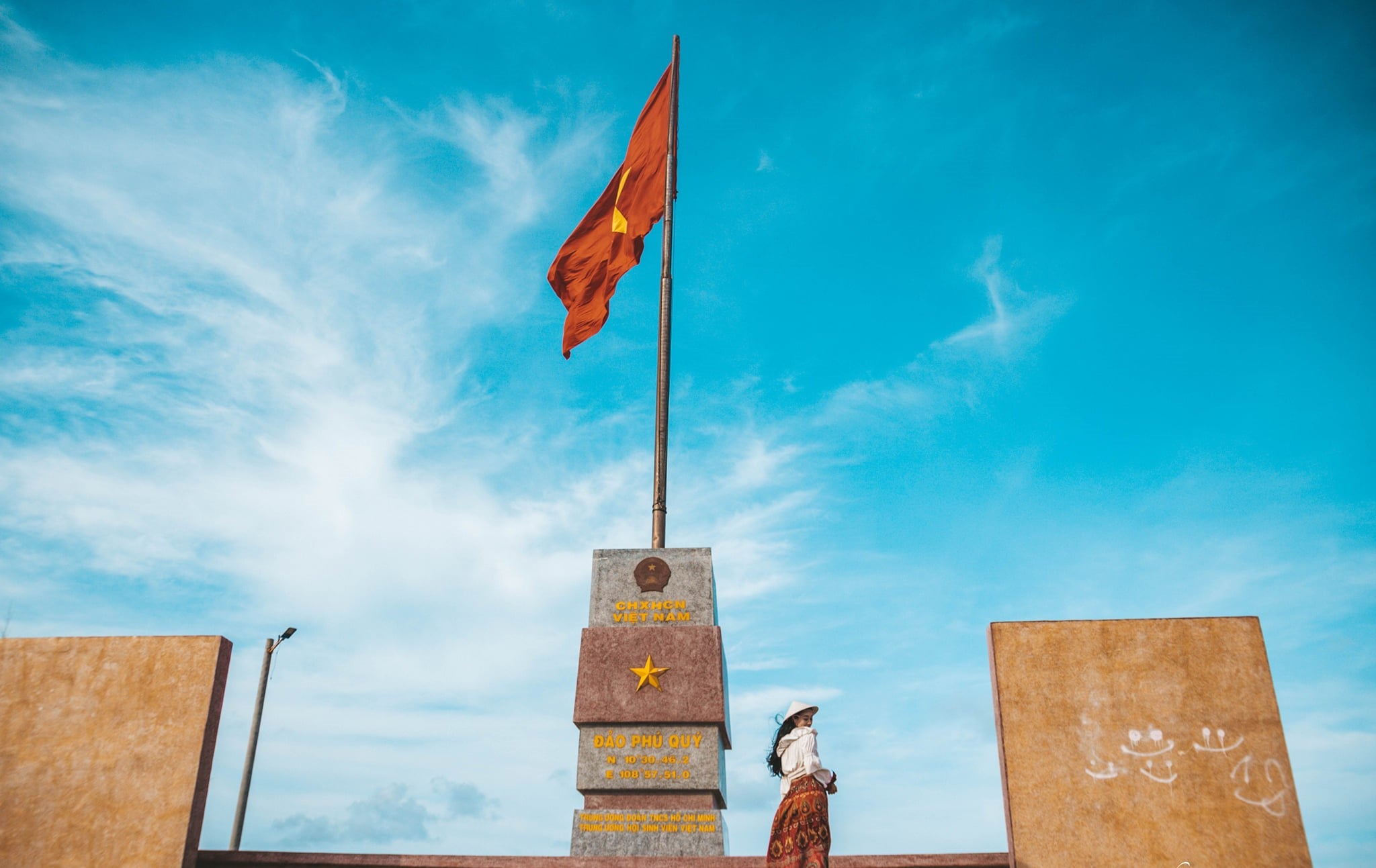 Cột cờ Phú Quý