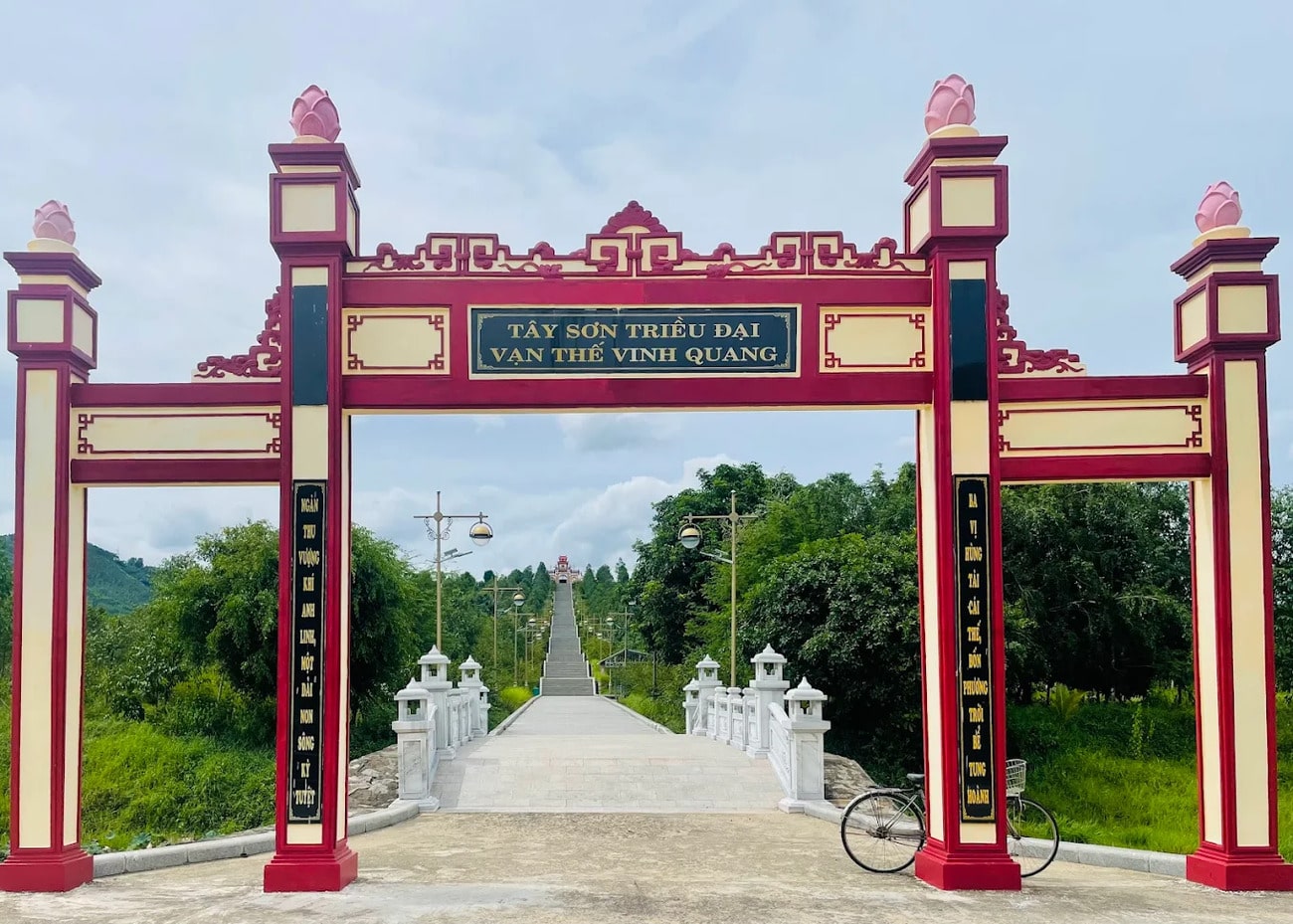 kinh nghiệm khám phá đài Kính Thiên