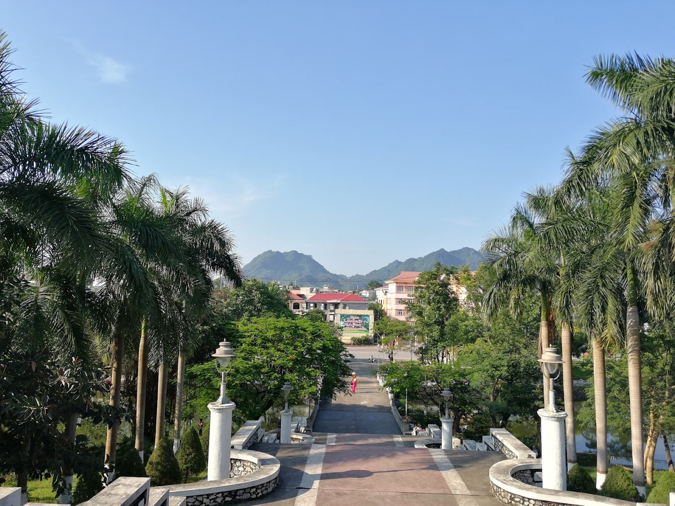 đài tưởng niệm ở Tuyên Quang