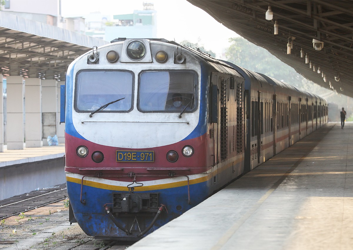 Di chuyển bằng tàu đến Quảng Ngãi