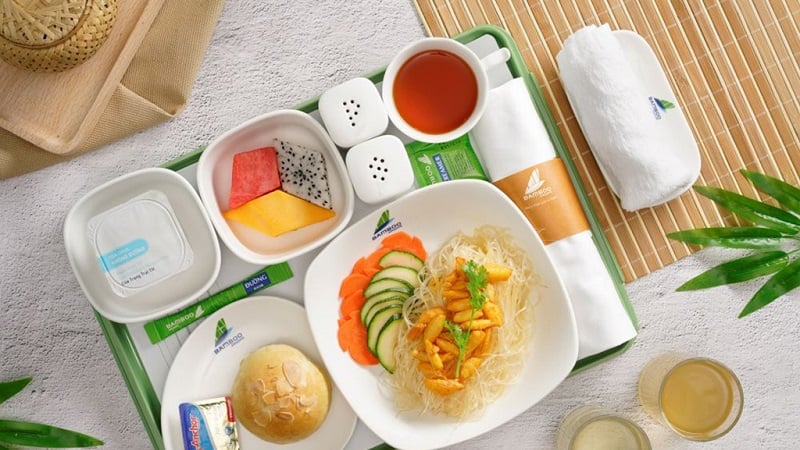 Đồ ăn trên máy bay | Review đồ ăn của 4 hãng hàng không Việt