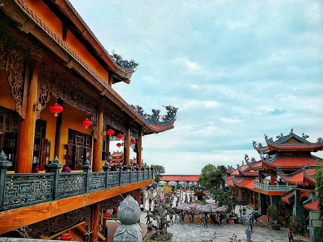Du lịch chùa Ba Vàng - Lạc vào ngôi chùa linh thiêng, bề thế ở Quảng Ninh