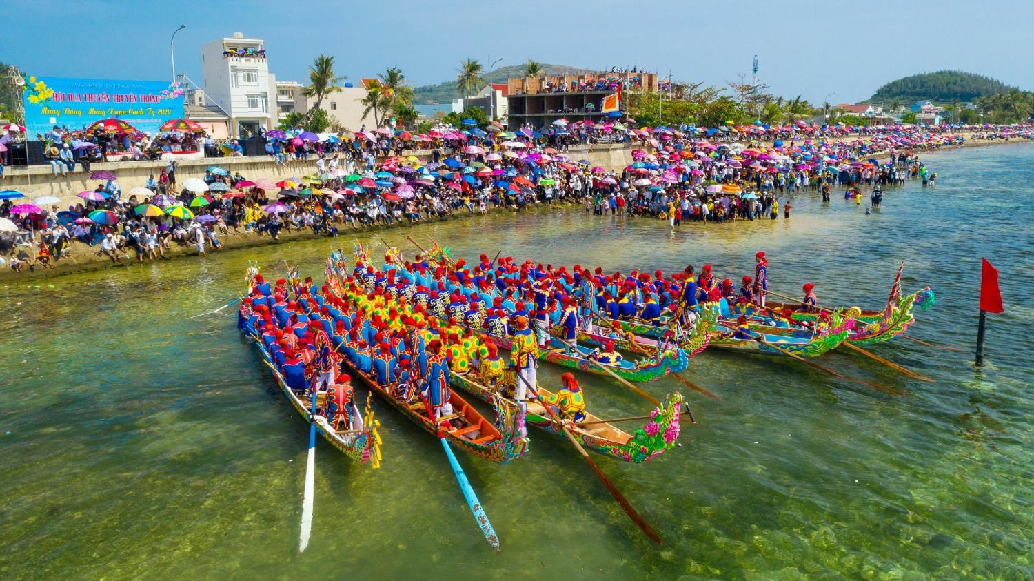 Đua thuyền Quảng Ngãi