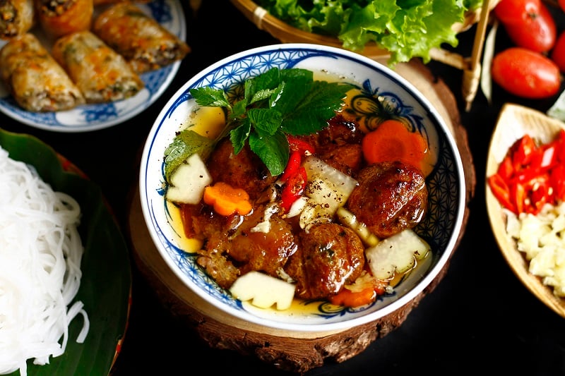Famous Vietnamese food