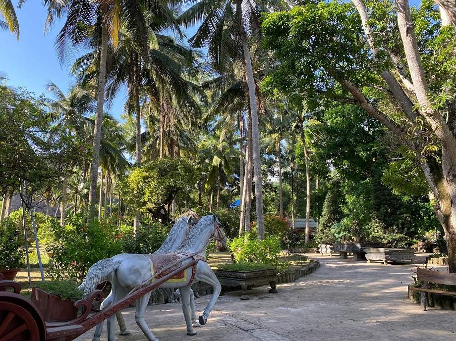 Bên trong khu du lịch Suối Tranh Phú Quốc
