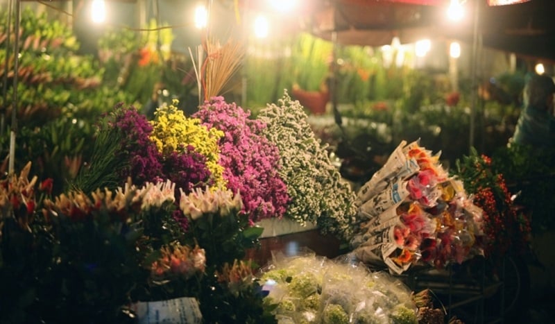 Hanoi flower markets