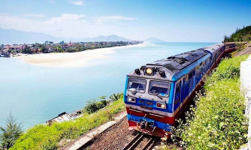 Hanoi to Ninh Binh train