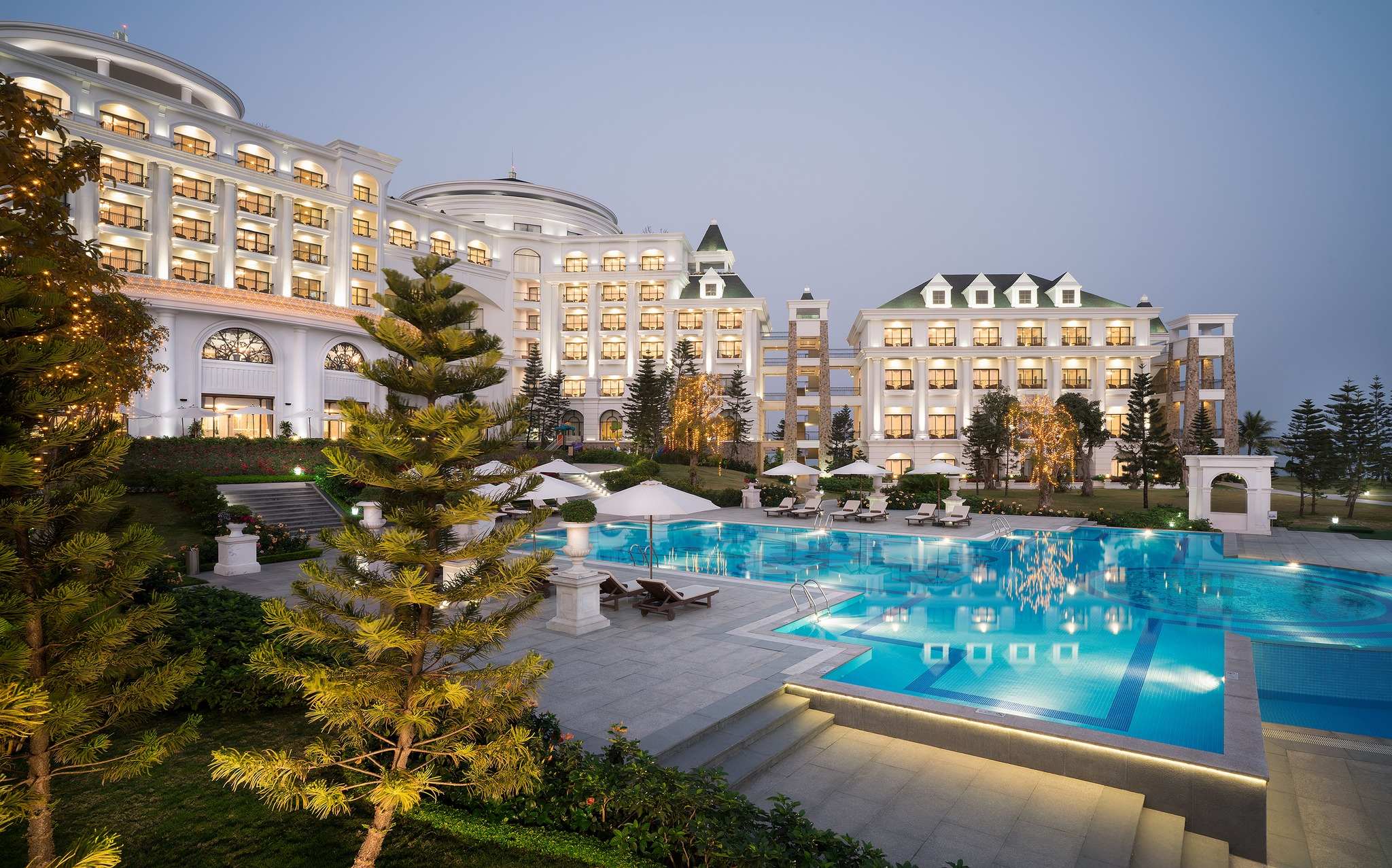Hồ bơi ngoài trời ở Vinpearl