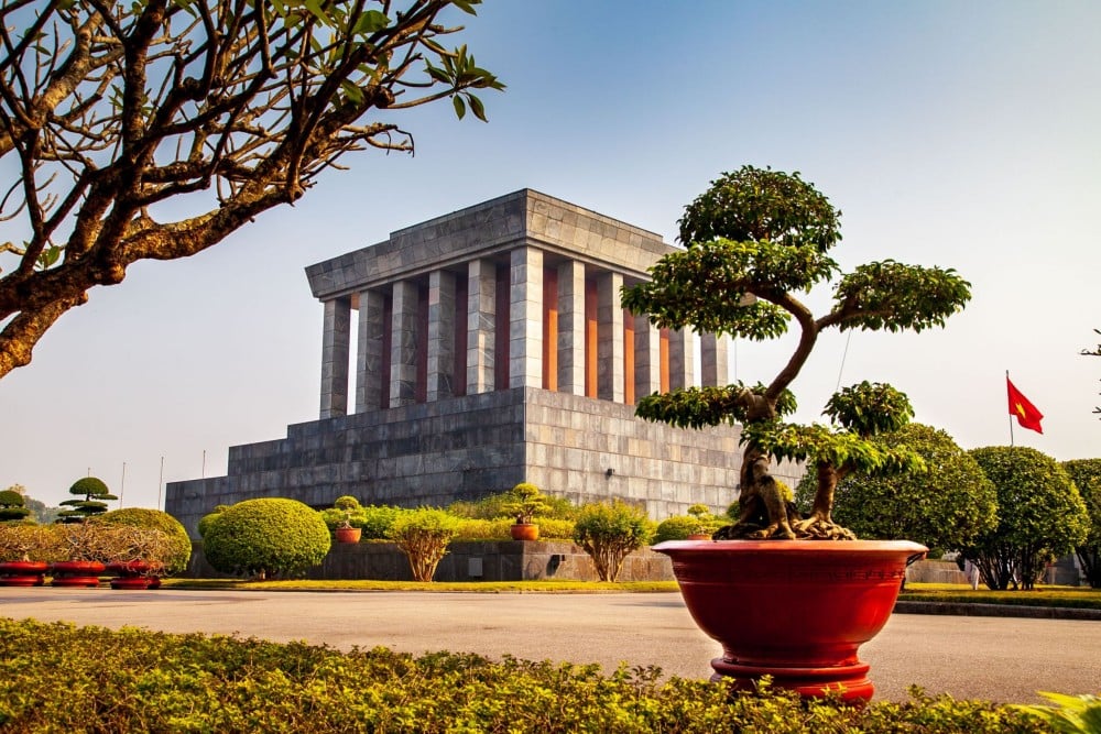 medallista Contorno azufre Ho Chi Minh Mausoleum: A MUST-SEE in your trip to Hanoi
