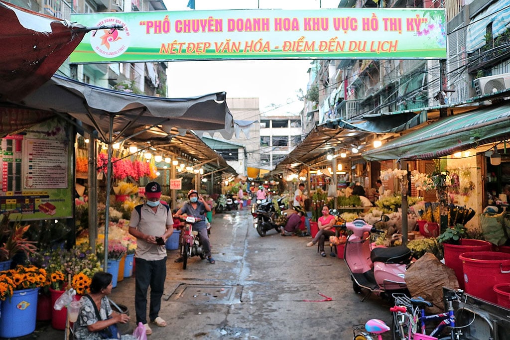 Ho Thi Ky Flower Market