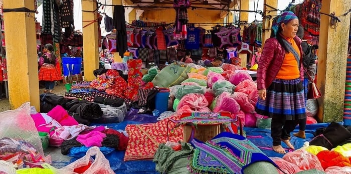 Hoa Binh markets