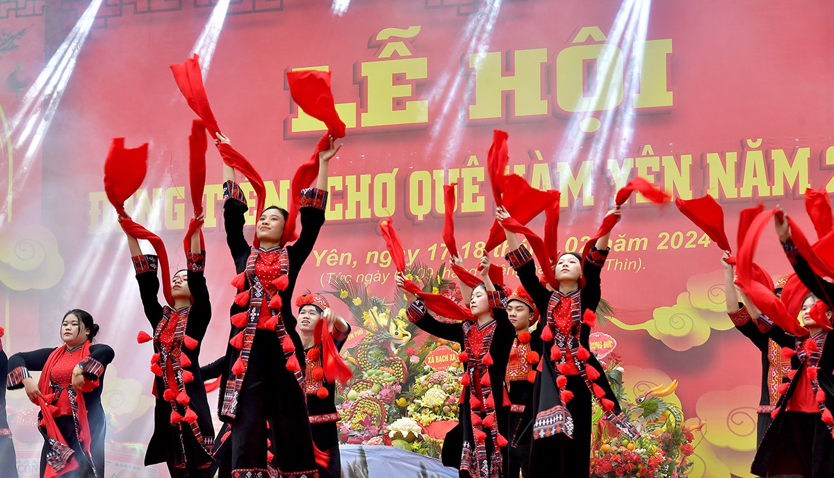 Hoạt động văn hóa văn nghệ trong lễ hội Động Tiên