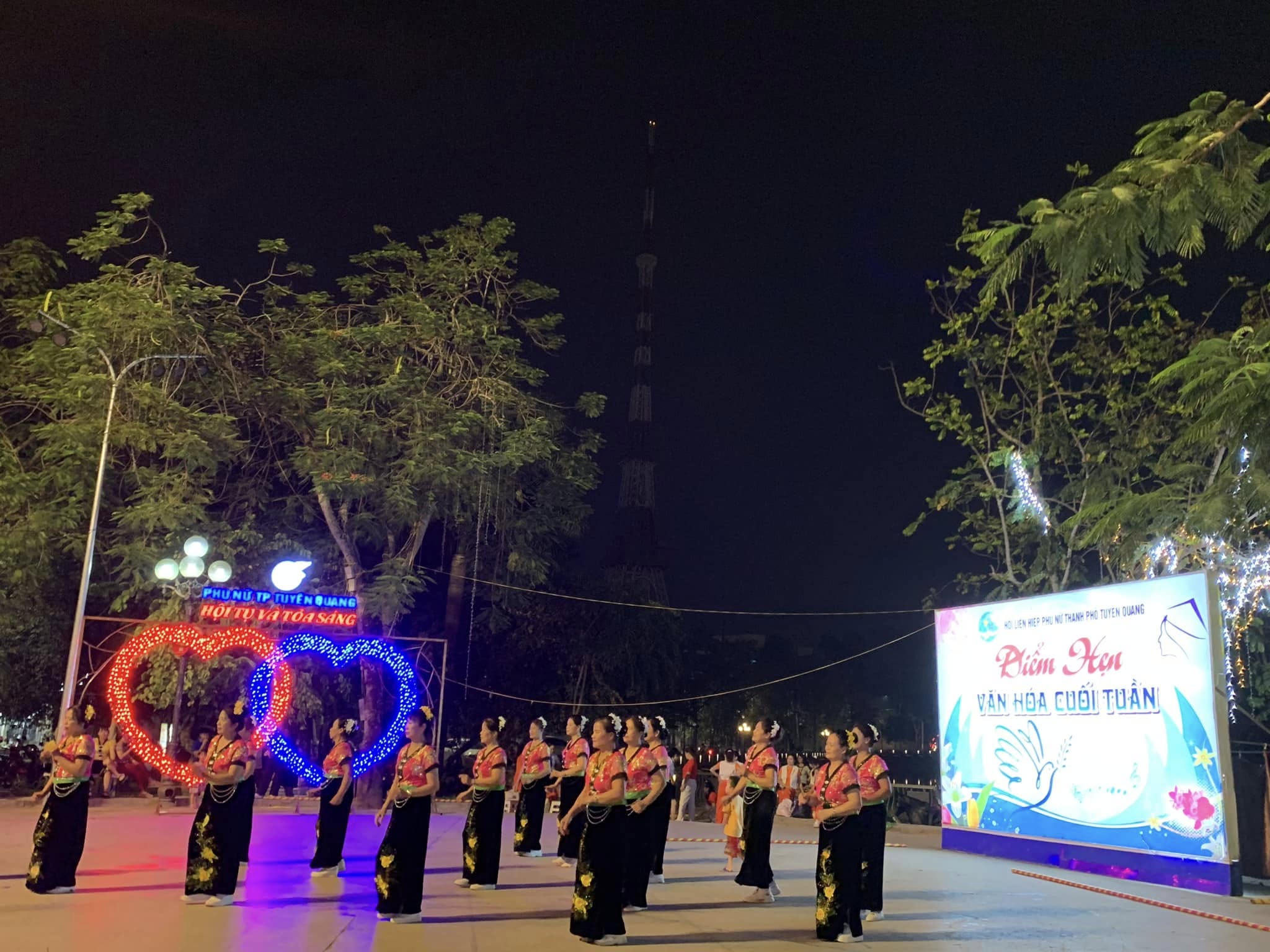 Hoạt động văn nghệ tại phố đi bộ Tuyên Quang