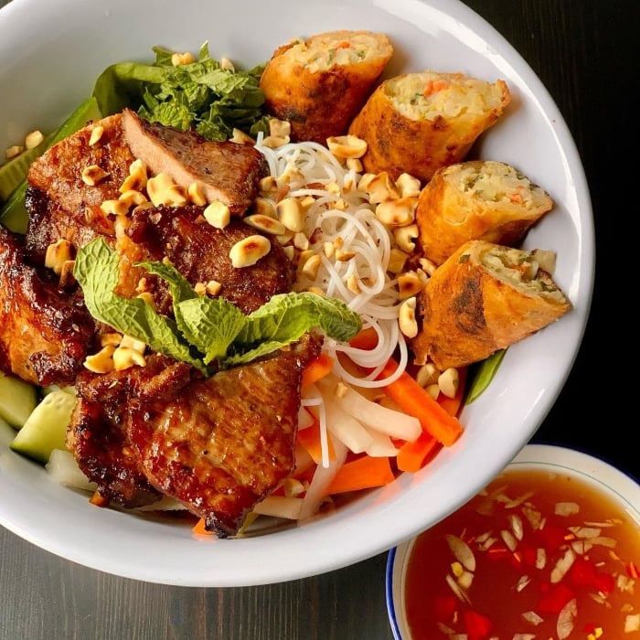 Hoi An Street Food: Top 13 Mind-Blowing Dishes