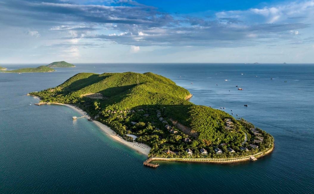 Hòn Tằm Resort nằm biệt lập trên đảo Hòn Tằm