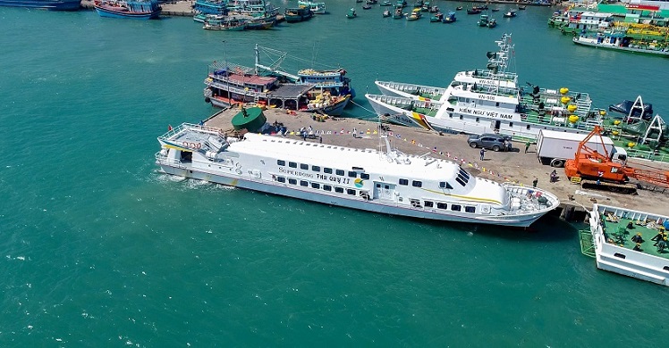 How to get to Phu Quy Island