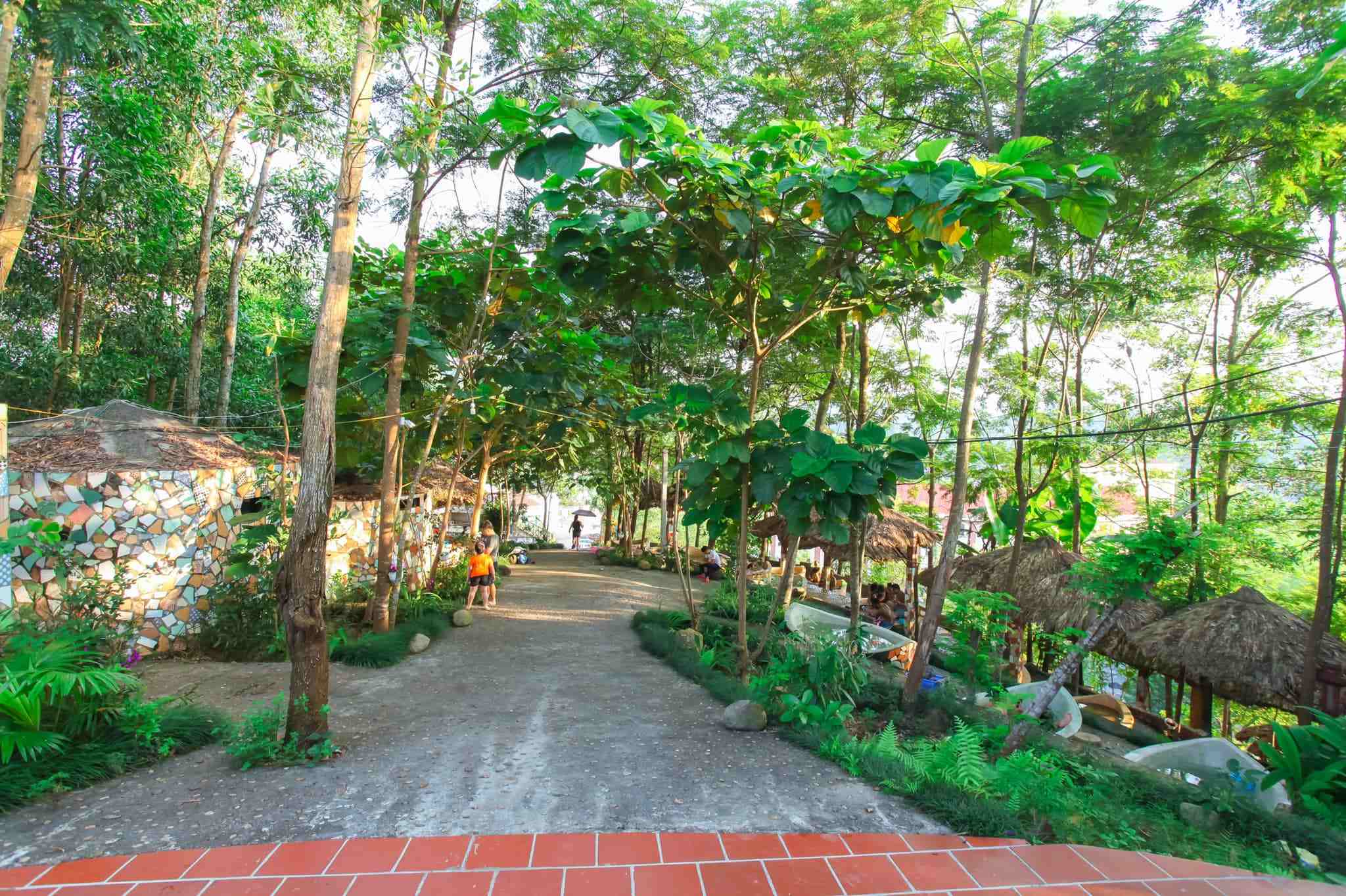 Khuôn viên khu du lịch Suối khoáng Mỹ Lâm