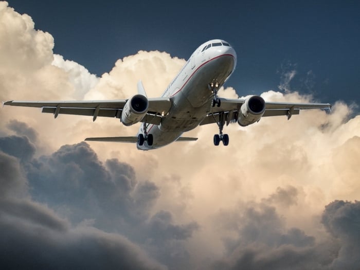 Nếu xuất phát từ miền Trung trở vào, du khách nên đi bằng đường hàng không để tiết kiệm thời gian theo kinh nghiệm du lịch Đồ Sơn Hải Phòng. Ảnh: Pixabay