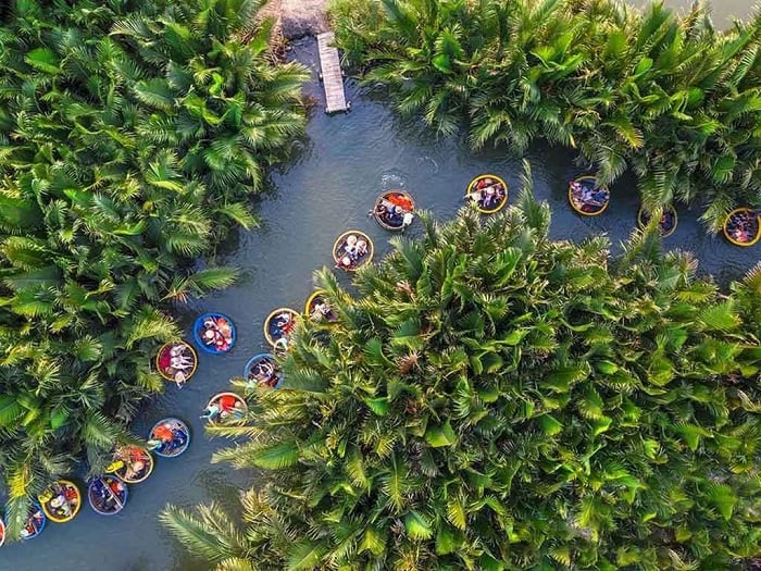 detailed self-sufficient Hoi An travel experience