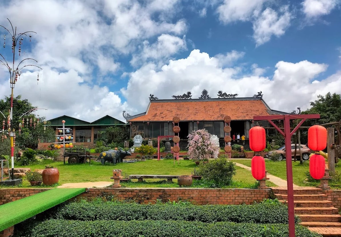 kinh nghiệm tham quan chùa Trà ở Bảo Lộc
