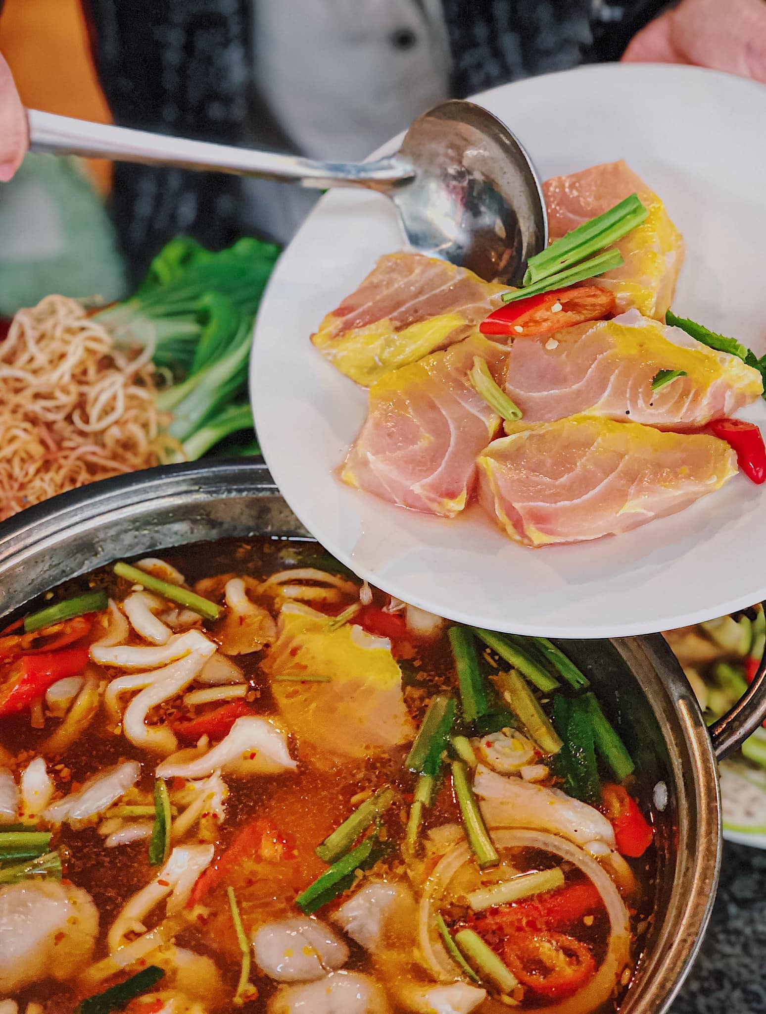 Lẩu cá tầm Ngư Sơn Đà Lạt