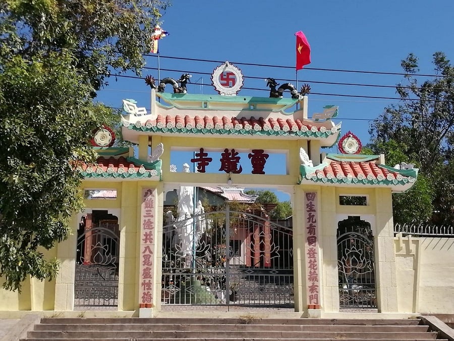 Linh Long Tu Temple