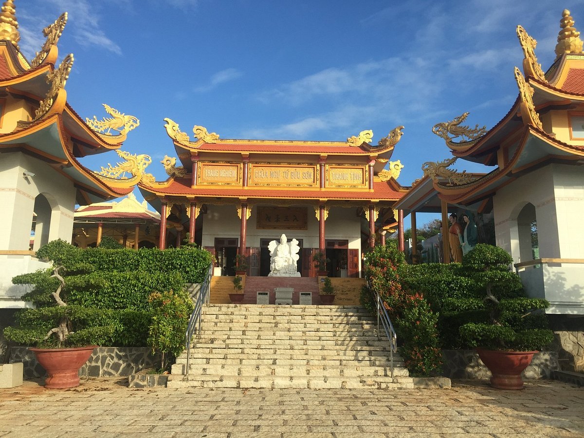 Linh Long Tu Temple