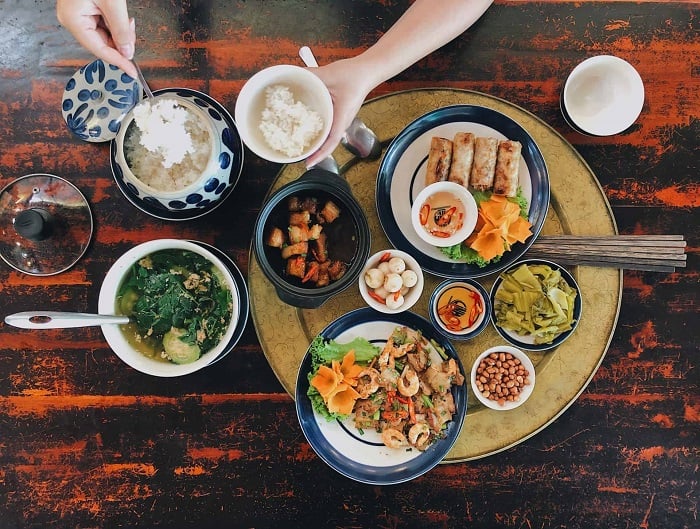Lunch in Vietnam
