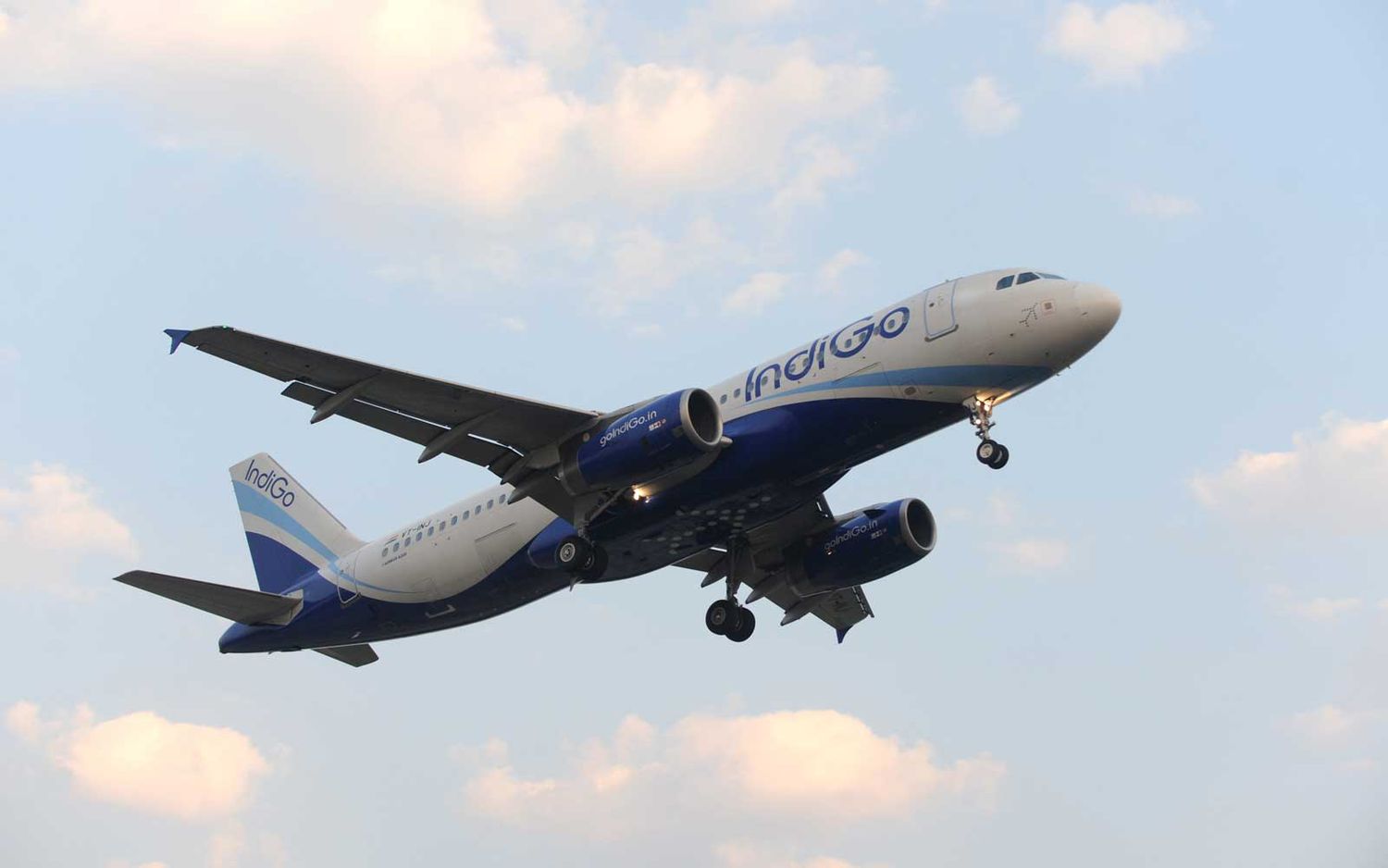 Flights from Mumbai to Vietnam