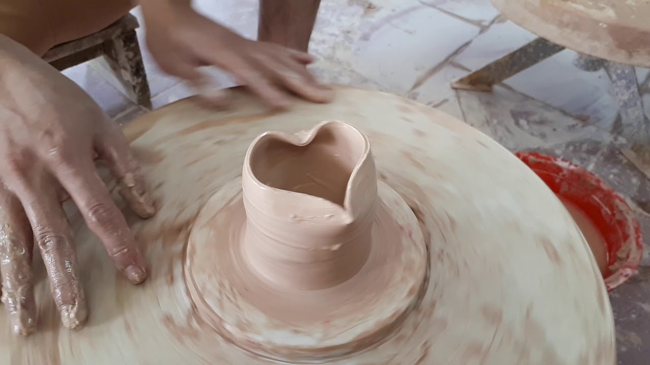 Nặn gốm ở Hà Nội