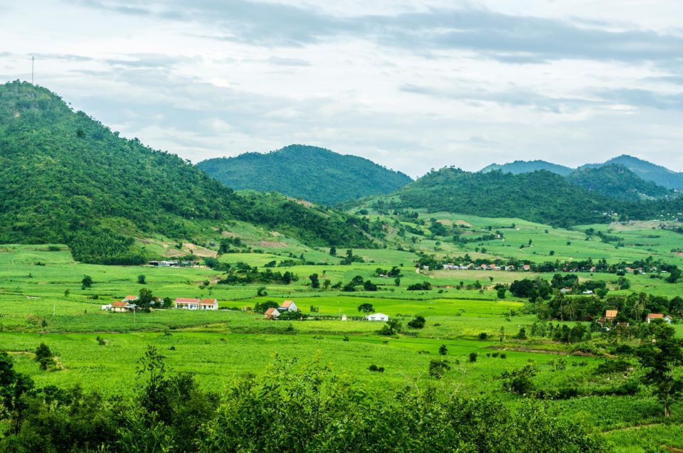 Nhà dân ở cao nguyên Vân Hòa