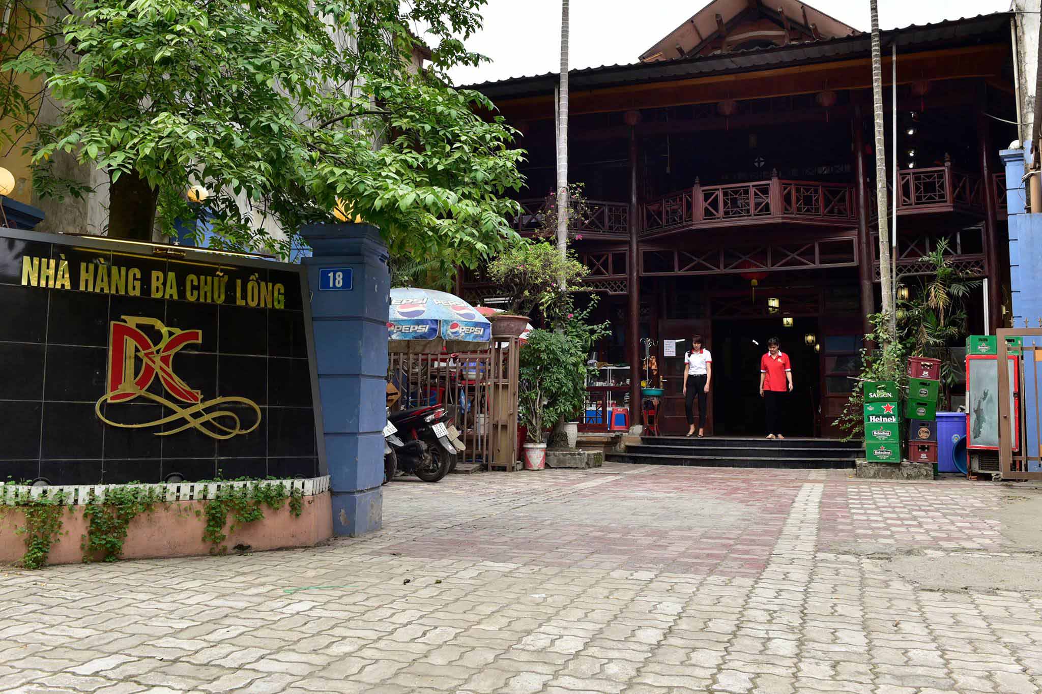 Nhà hàng Ba Chữ Lồng Tuyên Quang