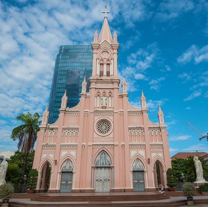 Nhà thờ Con Gà Đà Nẵng - Kiến trúc độc đáo giữa thành phố biển