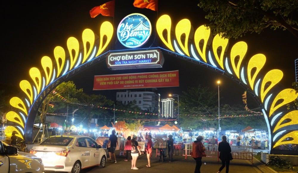 Night market in Vietnam