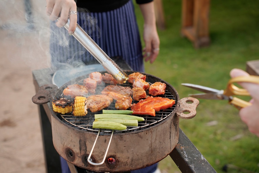 Nướng BBQ tại Asia Island Glamping