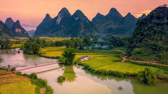Phong Nam Valley