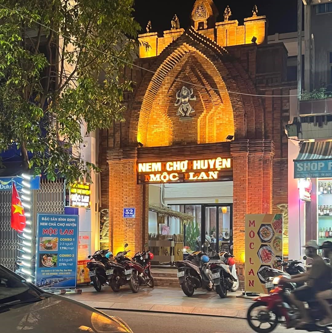 Quán bún thịt nướng Chợ Huyện Mộc Lan