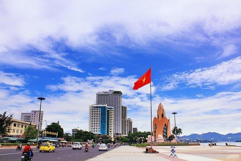 Quảng trường 2/4 Nha Trang - Biểu tượng của thành phố biển