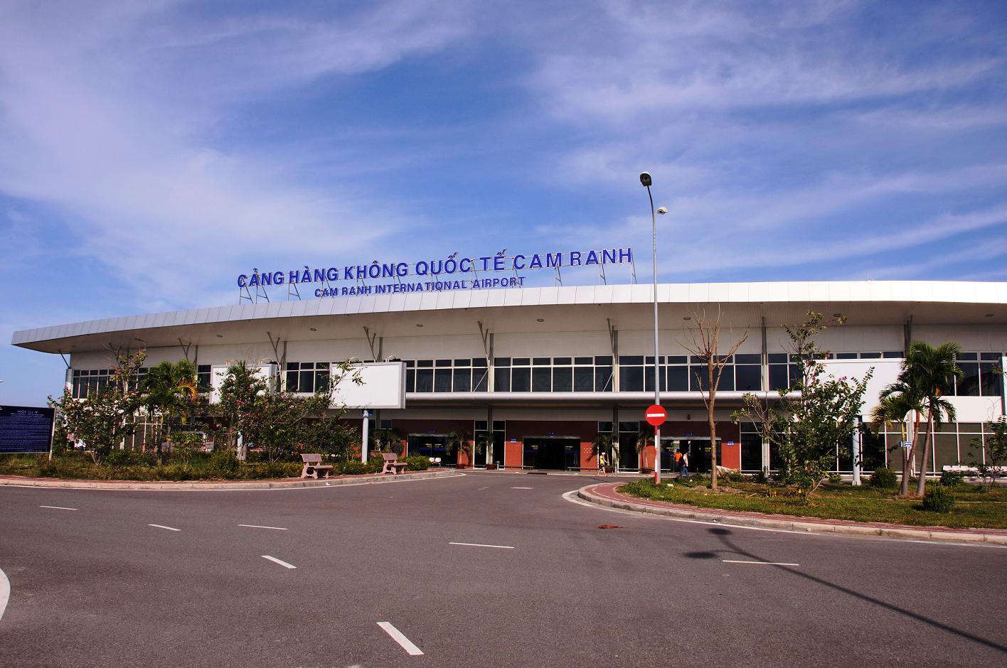 sân bay Cam Ranh gần sân bay Thành Sơn