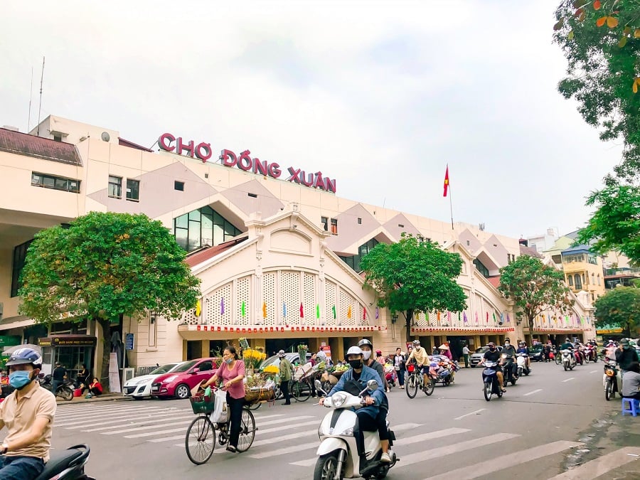 Shopping in Hanoi Old Quarter