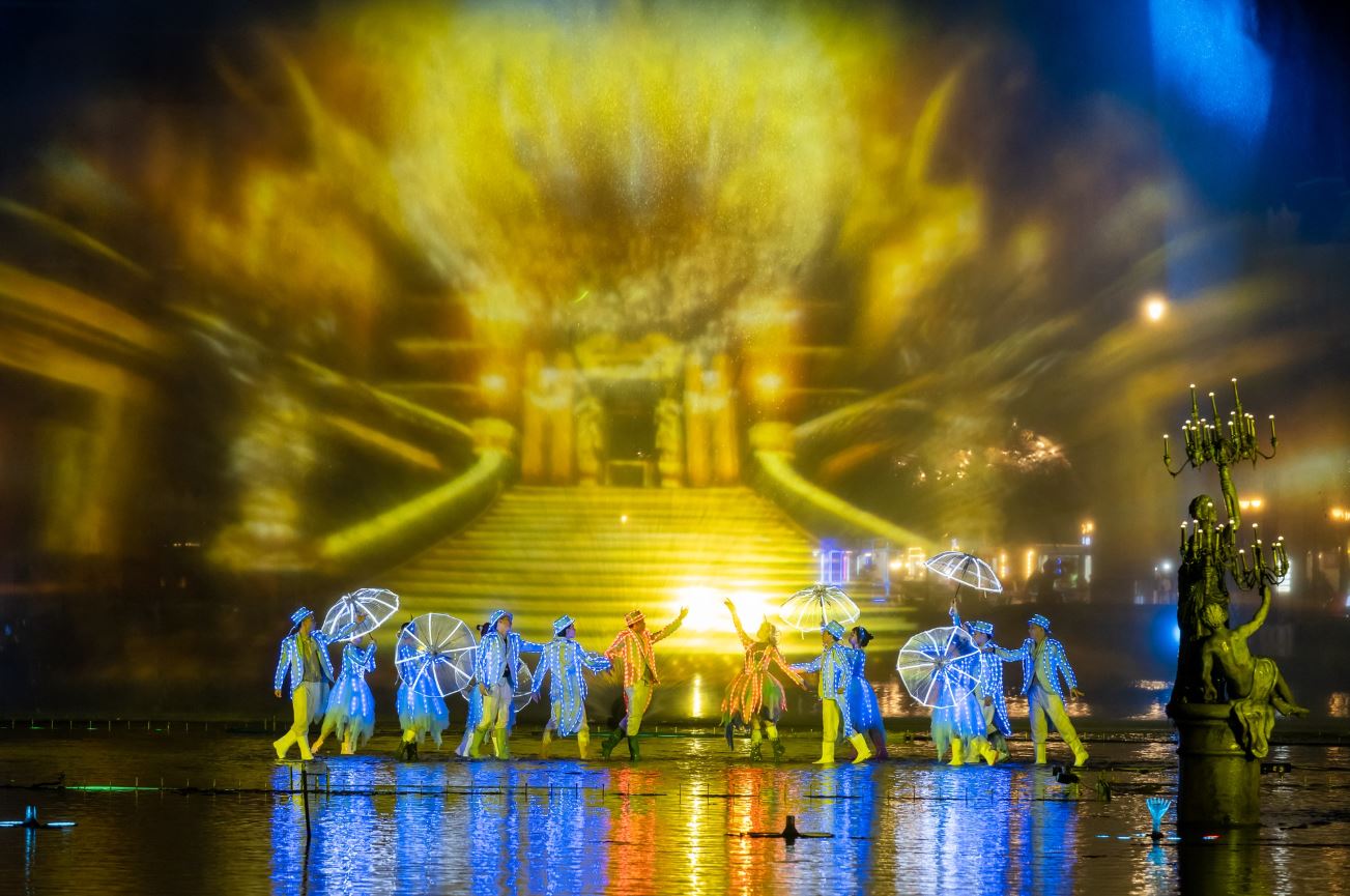 Show Sắc màu Venice ứng dụng công nghệ hiện đại