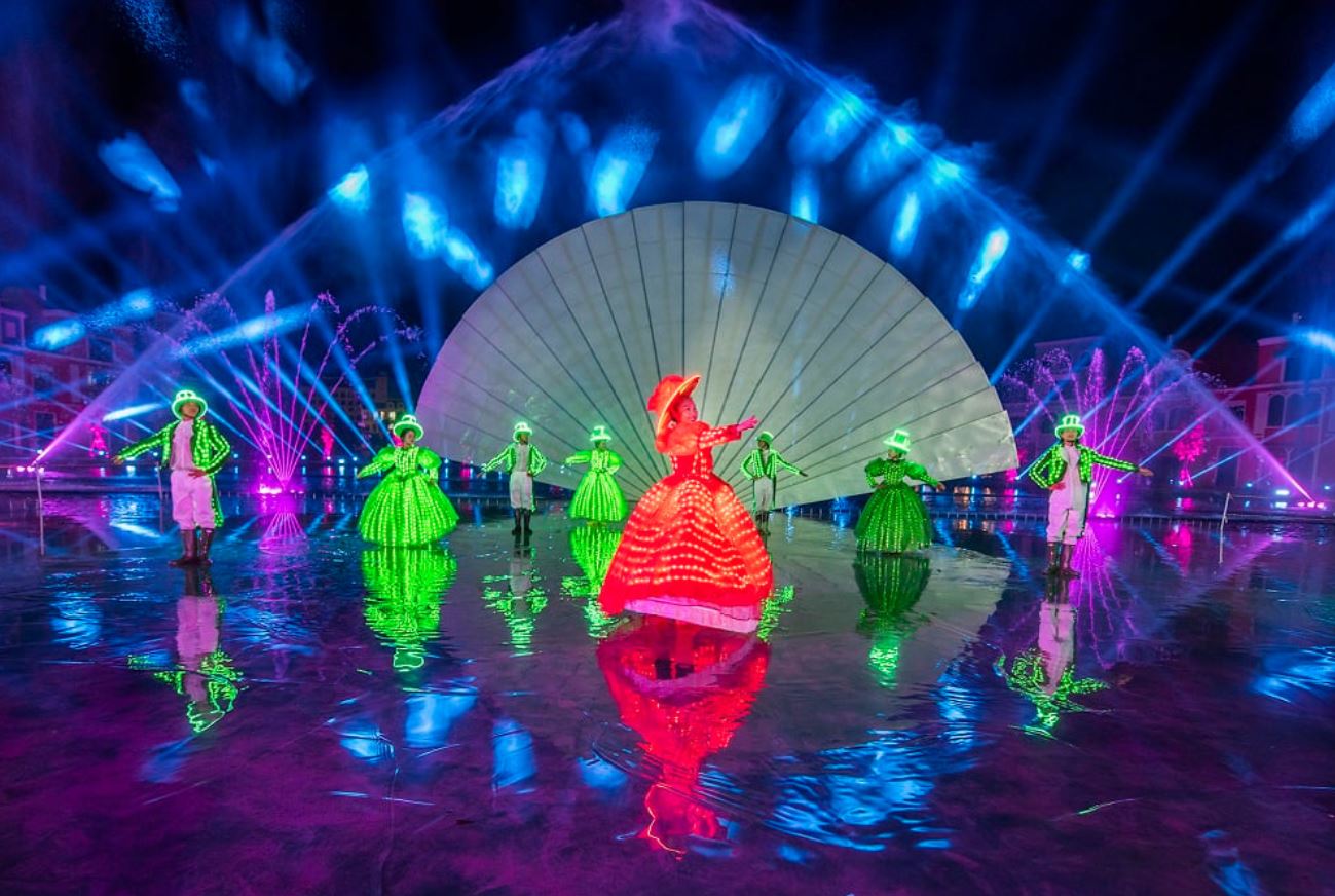 Show Sắc màu Venice mãn nhãn