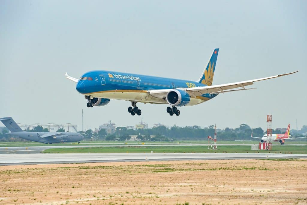 Sổ hộ khẩu có đi được máy bay không
