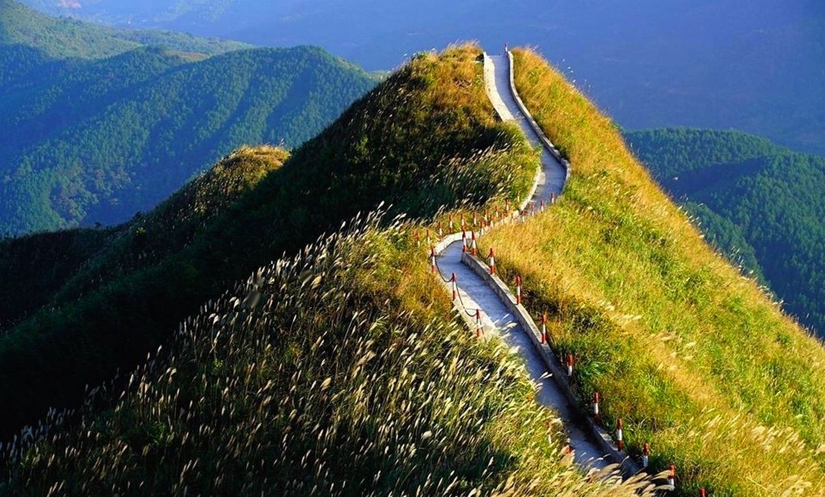 Sống lưng khủng long Bình Liêu Quảng Ninh