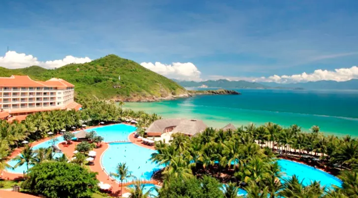 hinh anh Vinpearl va Vietnam Airlines tri an doi ngu chong Covid 19 voi 5000 ky nghi 5 sao