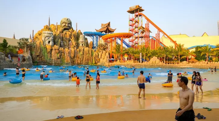 Hinh anh du khach Phu Quoc soi dong sau dich