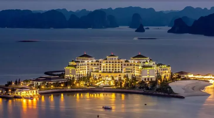 Khách sạn Vinpearl Hạ Long